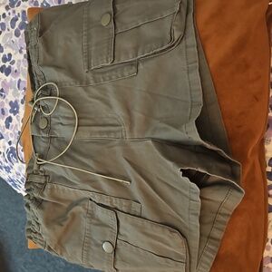 Aeropostale Dark Green Cargo Shorts, Small